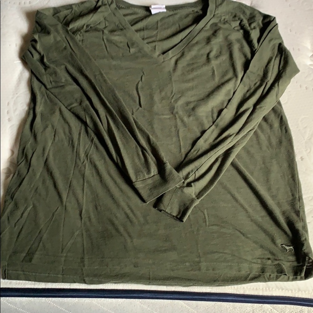 Simple green tee